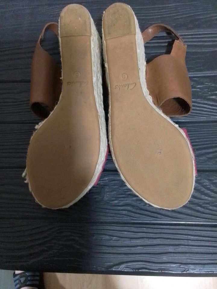 Clarks Keilsandalen 38 braun pink Damen in Duisburg