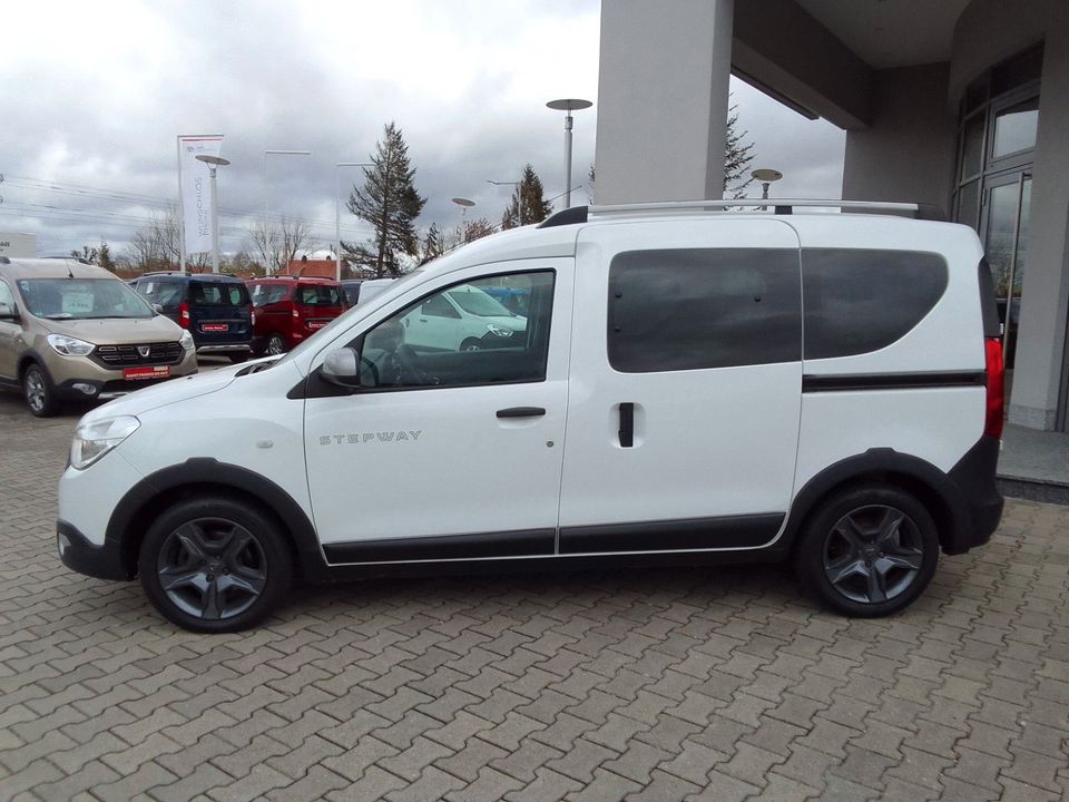 Dacia Dokker Stepway  TCe115  Turbo *PDC h., Navi, SHZ in Königsbrunn