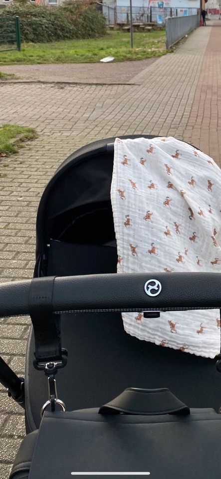 Cybex Priam Babywanne deep black in Duisburg