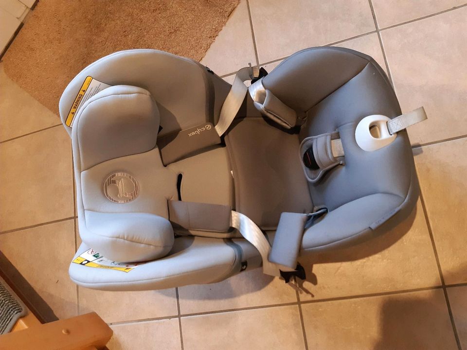 Cybex Maxi Cosi Isofix-Station Kindersitz Baby kein Kinderwagen in Ostrhauderfehn