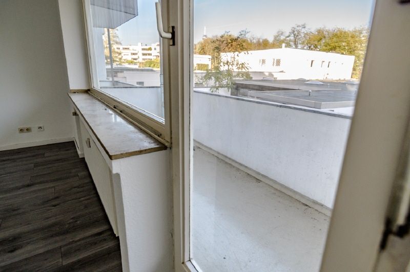 Bilk:Top 1Zi-Appartement mit riesigem Balkon & Pantry Küche in Düsseldorf