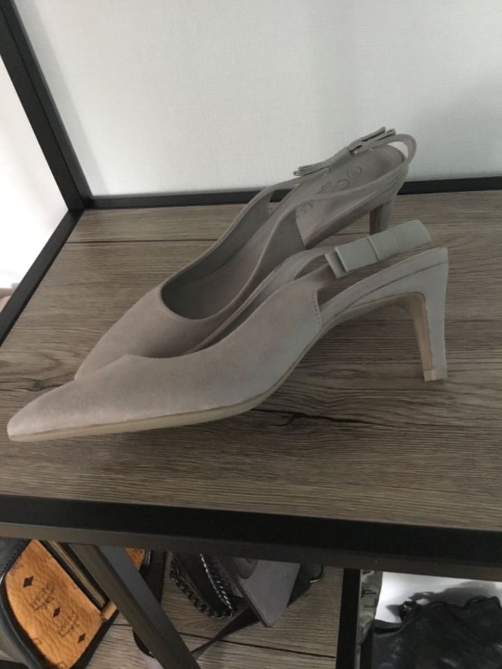 Pumps Slingpumps Gr. 40 Hellgrau Slingbacks Grey Grau in Bochum