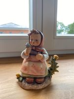 Große Goebel Hummel Figur „Mädchen mit Blume“ Niedersachsen - Großenkneten Vorschau