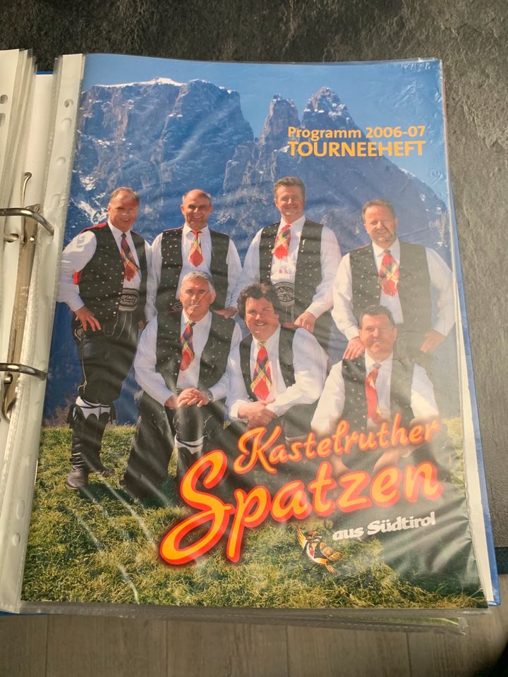 1 x Kastelruther Spatzen Sammelordner - Inkl. 11x Tourneeheft in Furth im Wald