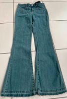 OVP GUESS Schlagjeans Denim LA Jeans Hose 28 blau Charlotte flare Baden-Württemberg - Weil der Stadt Vorschau