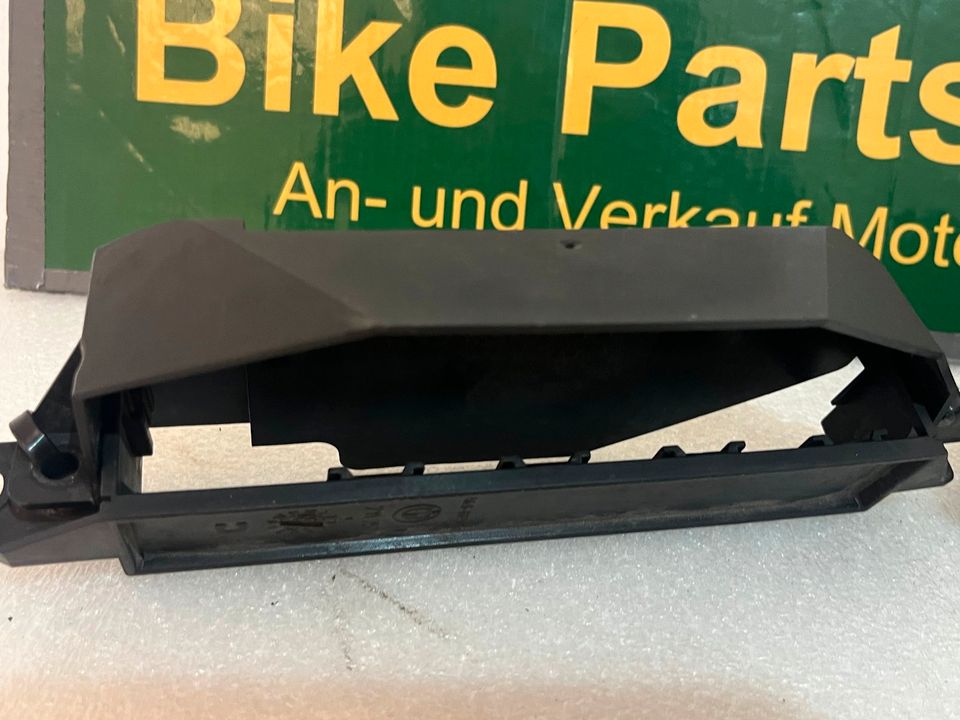 BMW R1100 RS Rahmenverkleidung Steckerhalter Set (259) in Krefeld