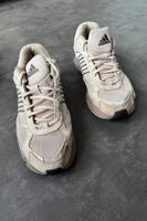 Adidas Schuhe 42 beige Nordrhein-Westfalen - Burscheid Vorschau