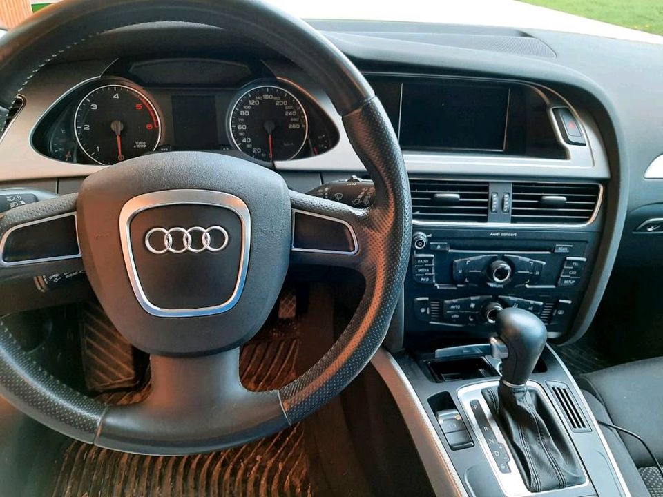 Audi A4 B8 Avant 2.7 TDI Autom. AHK TOP Zustand TÜV/HU n. VB neu in Tittmoning