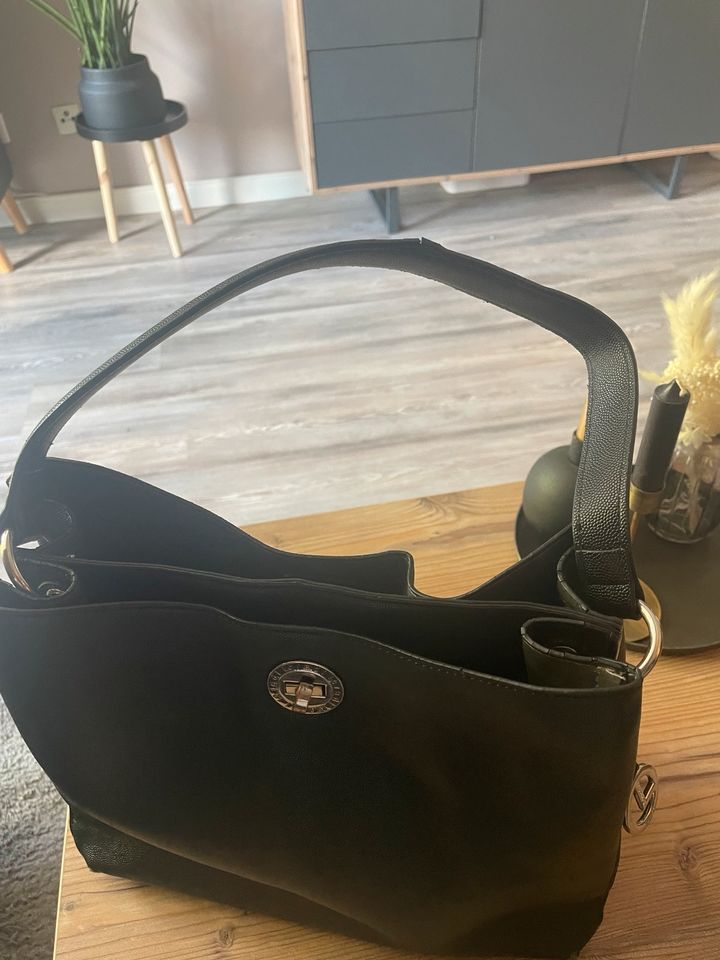 Schöne Tasche von LCredi in Hamburg