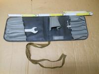 DDR Werkzeugtasche Bordwerkzeug W50 B1000 NOS Oldtimer Wartburg Sachsen-Anhalt - Wolfen Vorschau