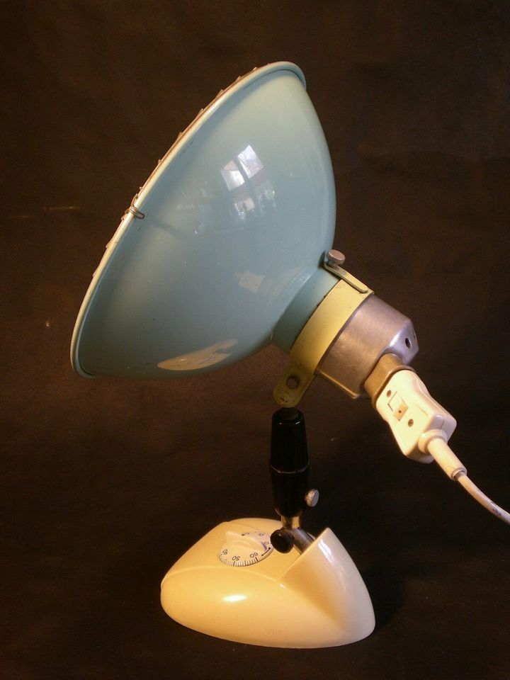 50er Jahre Schreibtischlampe / Wärmelampe / Arztlampe / babyblau in Halver