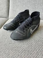 Nike Fußballschuhe Gr. 37,5  NEU Hessen - Gudensberg Vorschau