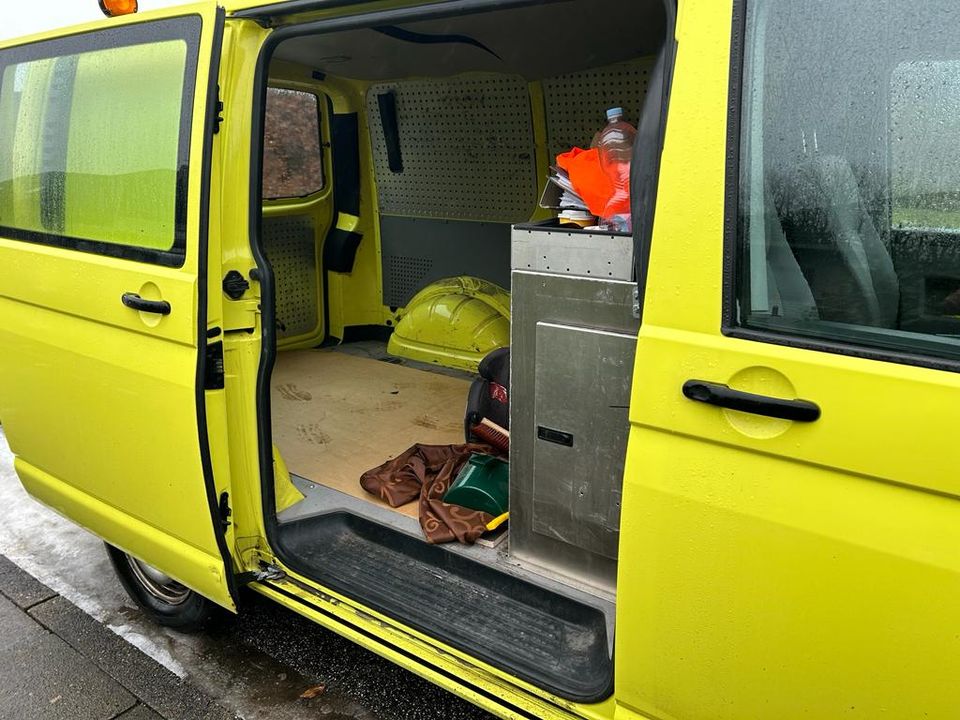 Volkswagen T5 Transporter Kasten-Kombi Benzin / Erdgas in Oststeinbek