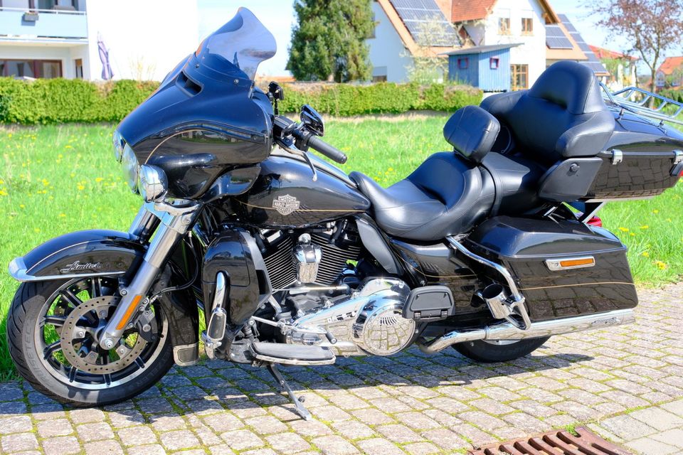Harley Davidson Elektra Glide Ultra Limited FLHTK in Oberpleichfeld