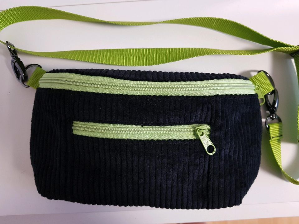 Bauchtasche Cord schwarz in Sachsen - Grimma | eBay Kleinanzeigen ist jetzt  Kleinanzeigen