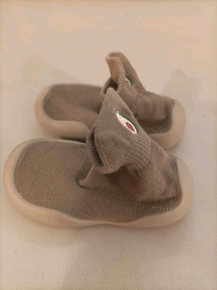 Baby -Kinder Schuhe in Steutz