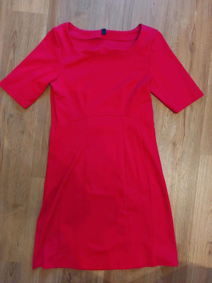 Rotes Kleid von Vero Moda in Gr.  38 in Rheinstetten