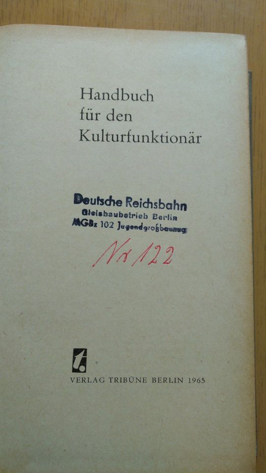 DDR Nostalgie  Buch Handbuch für den Kulturfunktionär (FDGB) in Berlin