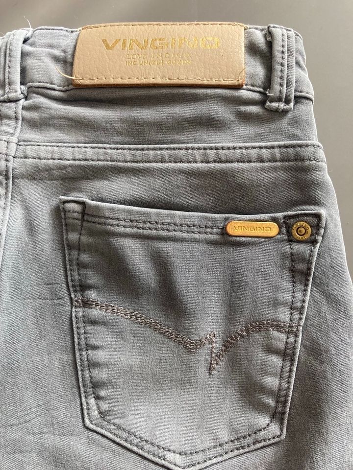 s.Oliver Mayoral Vingino Jeans Gr. 152 in Dresden