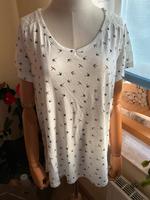 Shirt Gina 46 mit Spitze Schwalbendruck Vokuhila Hessen - Ronshausen Vorschau