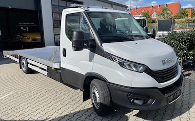 Auto Fahrzeug Wohnwagen Bauwagen Tinyhome Transport Überführung in Hamburg