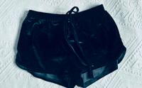 Samt Shorts kurze Hose Baden-Württemberg - Karlsruhe Vorschau