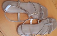 TWINSET MILANO Leder Sandalen Zehensandalen Gr 40 beige NEU Bayern - Nandlstadt Vorschau