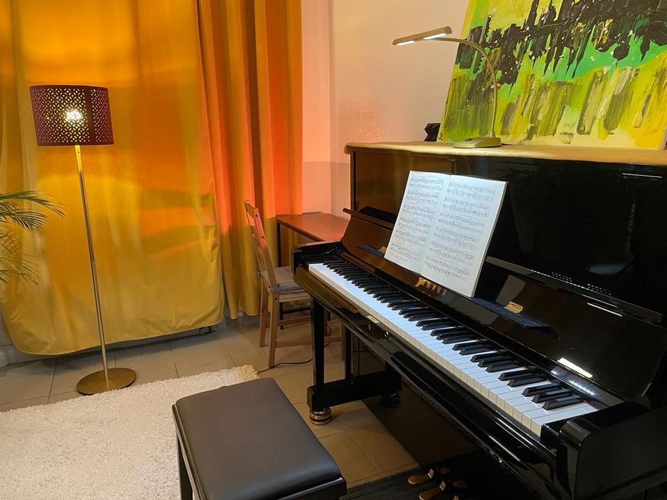 Biete Klavierunterricht in Halle