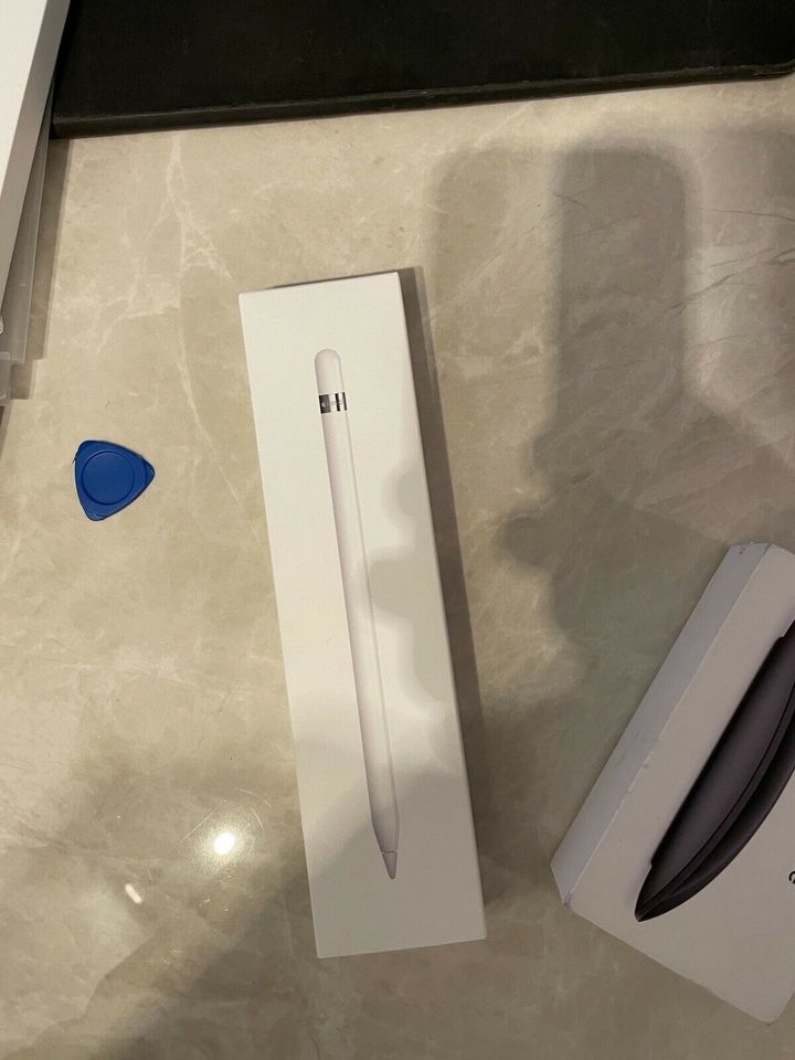 Apple Ipad Pro 2018 (64GB) + Zubehör in Filderstadt