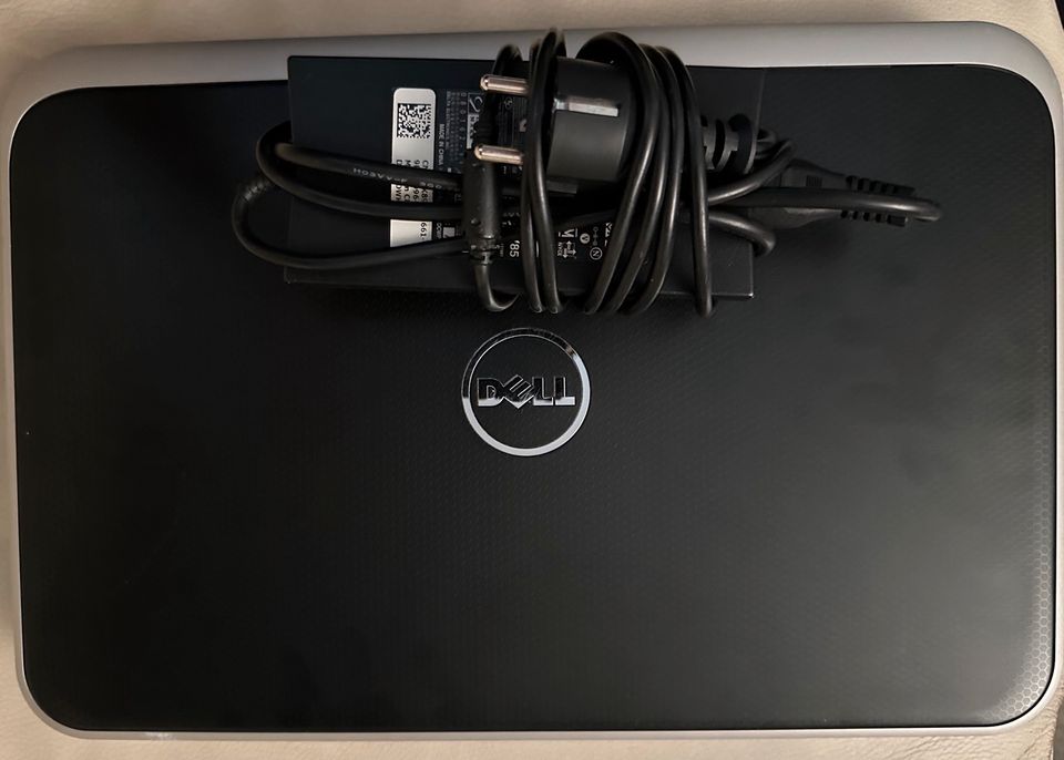 DELL INSPIRON i7, Model 7520, 1TB Festplatte, 8GB RAM, Neuer Akku in Lörrach