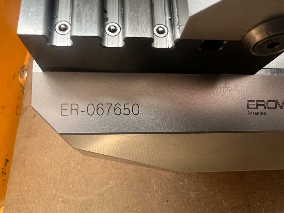 EROWA ER-067650 Zentrumspanner mit EROWA Palette 148 mm in Bad Sulza