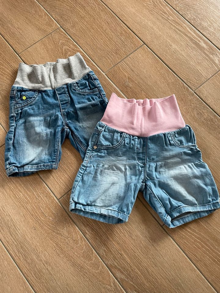 2 kurze Jeans Hosen, Gr. 80/86, s.Oliver in Veldenz