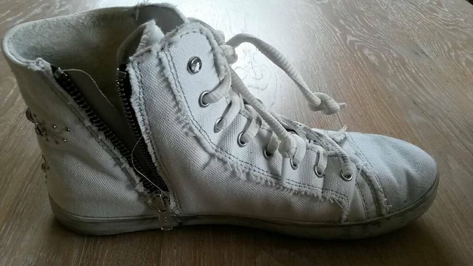 Sneakers weiss ciaboo Gr. 38 Vintage - Effekte + Strasssteinen in  Nordrhein-Westfalen - Stolberg (Rhld) | eBay Kleinanzeigen ist jetzt  Kleinanzeigen