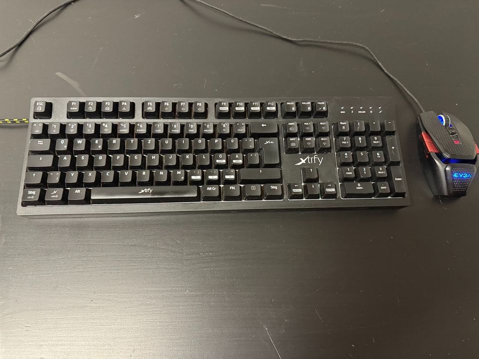 Gaming Tastatur xtrfy XG-K2-R-RGB-DE & Maus Vega in Leipzig