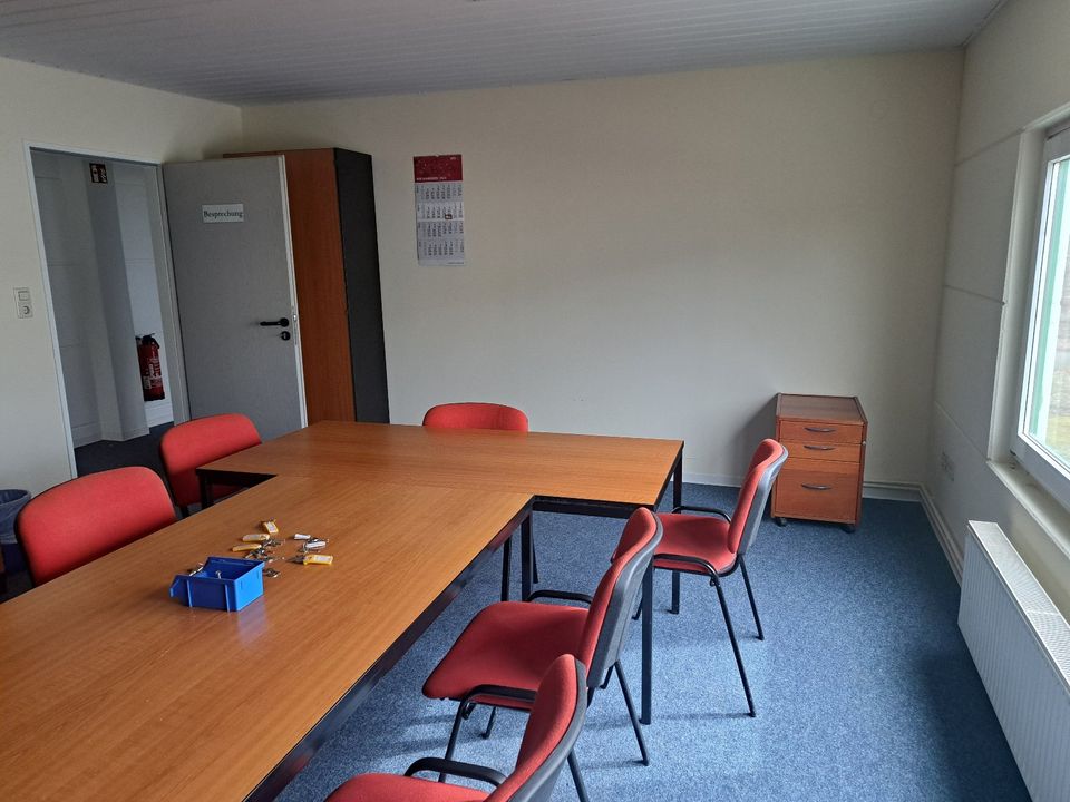 Großzügige Bürofläche im 1.OG mit 4 Zimmern in guter Lage in Reinsdorf