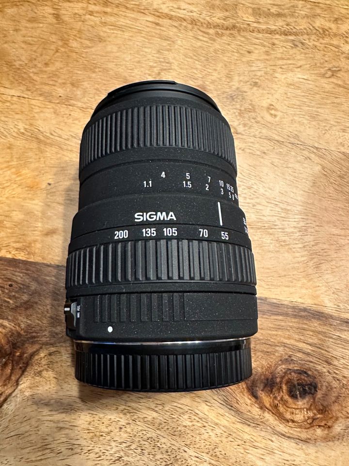 Sigma Zoom 50-200mm DC Canon in München