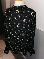 Schlupfbluse*schwarz mit Blümchen*70iger Jahre Style*Gr. M Nordrhein-Westfalen - Morsbach Vorschau