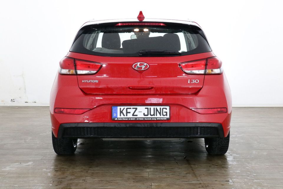 Hyundai i30 Pure*2.Hand*8xbereift*DAB+*Bluetooth uvm.* in Limburg