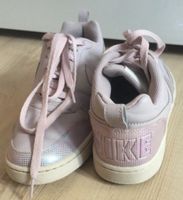 Nike pink rosa Sneaker Turnschuhe Schuhe Schnürschuhe GYM Sport Dresden - Striesen-Ost Vorschau