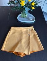ZARA - kurze Hose Rock Wildlederoptik Senf Gr. 34 / XS Niedersachsen - Lüneburg Vorschau