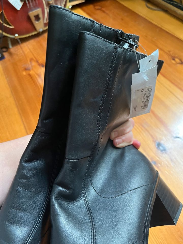 Damen Stiefeletten schwarz Leder 42 no exit neu!! in Berlin