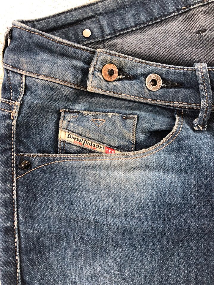 Diesel Jeans 28/34 low slim tapered Original in Oststeinbek