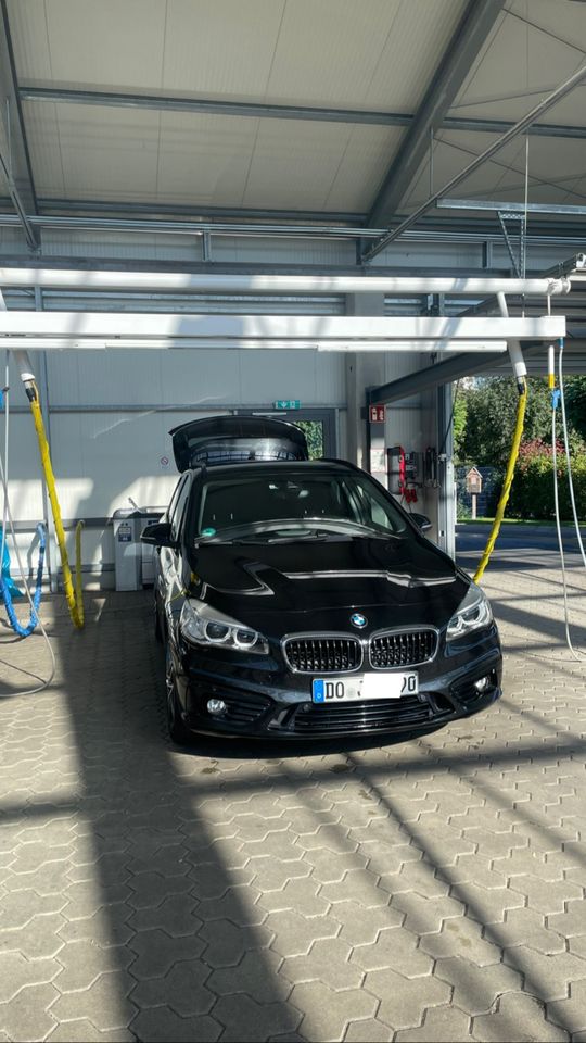 BMW 218d Top Zustand in Dortmund