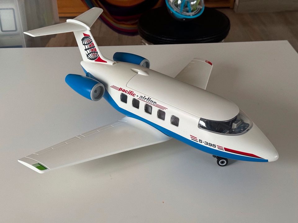 Flugzeug, Playmobil  groß in Edewecht