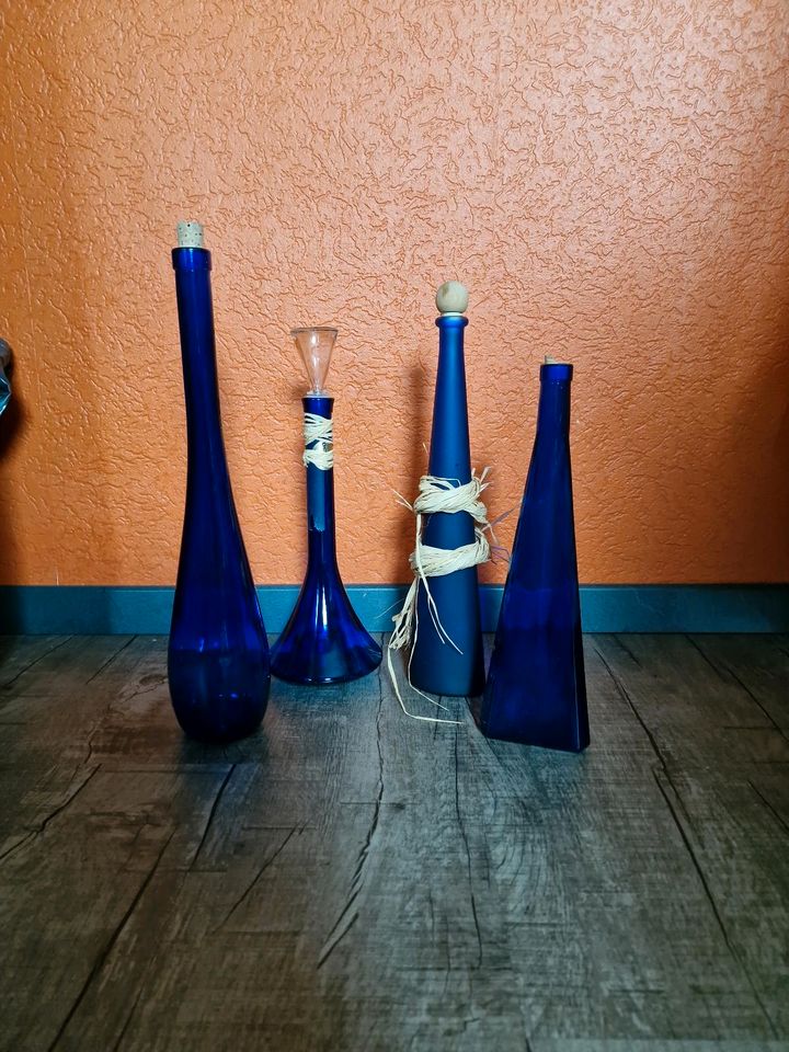Blaue Flaschen in Bensheim