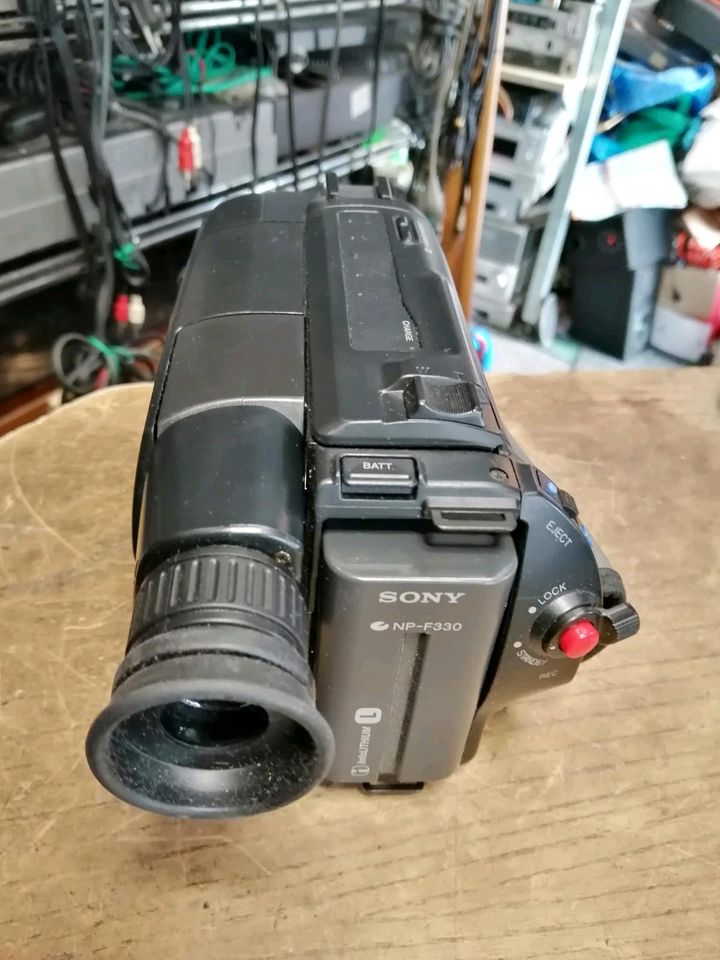 BLAUPUNKT CC-867, Videocamera Hi8 und Video 8, mit Zubehör!!! in Berlin