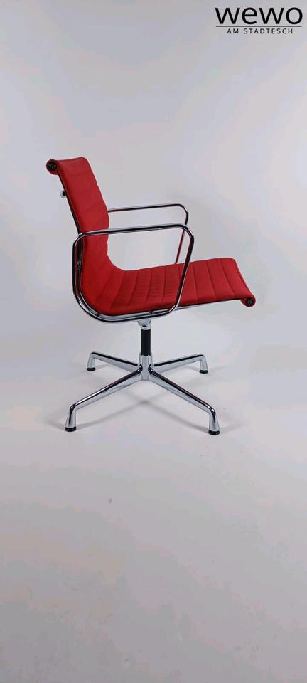Vitra Charles Eames EA 108 Chair Hopsack drehbar Chrom rot in Schüttorf