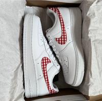 Nike Sneakers Air Force 1 '07 Gringham Red white Rare Gr. 36 Berlin - Köpenick Vorschau