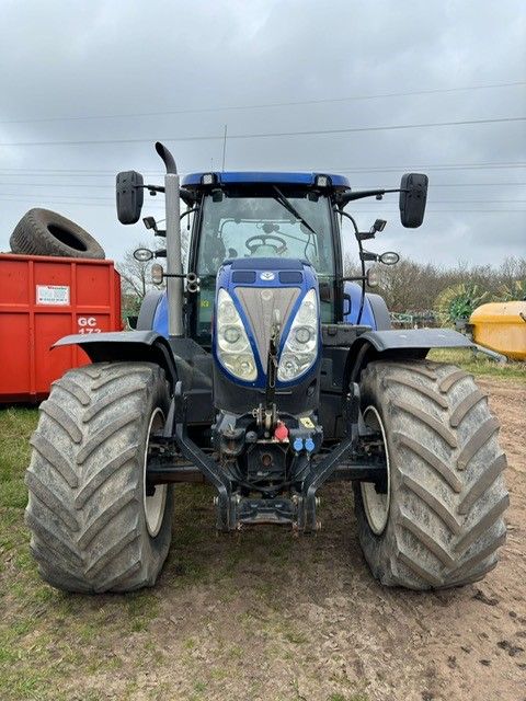 New Holland Traktor T 7.210 AC mit FKH+FZW & RTK-Lenksystem in Niebüll