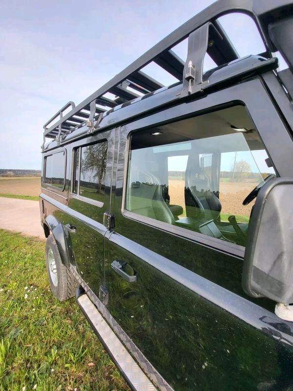 Land Rover Defender 110 S Station Wagen in Schömberg b. Württ